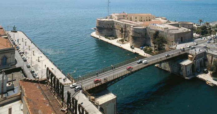Ponte Girevole a Taranto