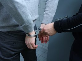 40enne di Martina Franca arrestato per furto di cellulare da auto in sosta