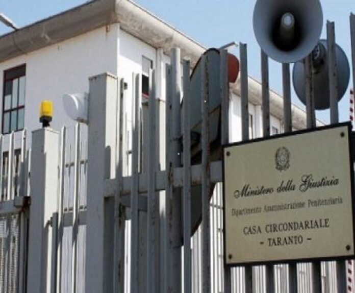 Detenuta tenta il suicidio nel carcere di Taranto