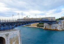 Ponte girevole di Taranto