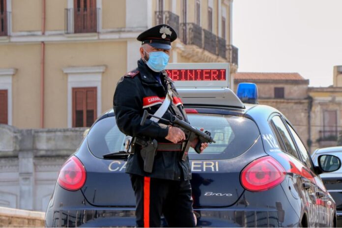 Arrestato con una pistola a Taranto
