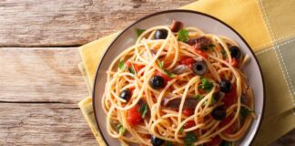 Ricetta Pasta alle alici con pomodorini e olive