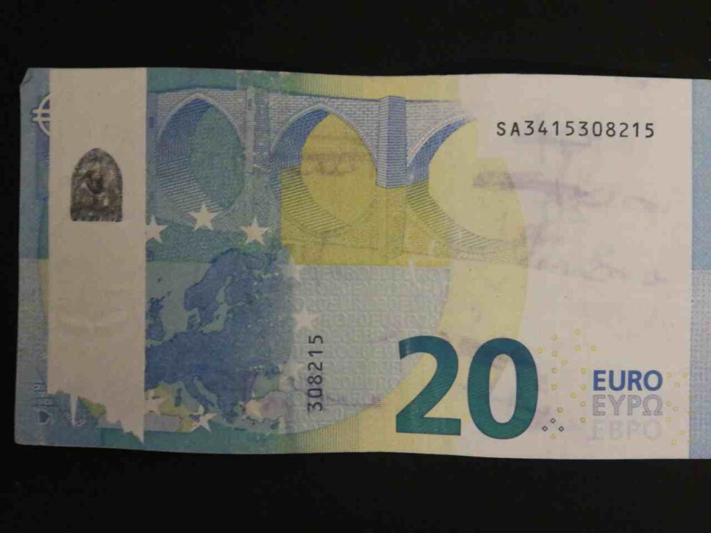 20 euro con la striscia bianca