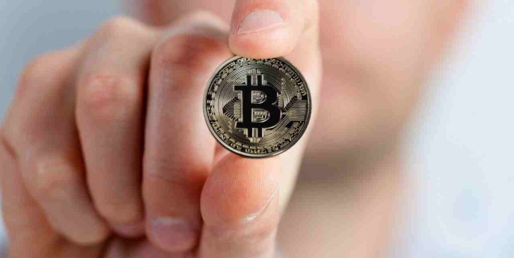 Bitcoin, cosa accadrà nei prossimi giorni: il valore possibile è in enorme aumento