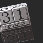 Aforismi profondi su uno sfondo notturno, simbolo di riflessione per il 3 gennaio 2026.