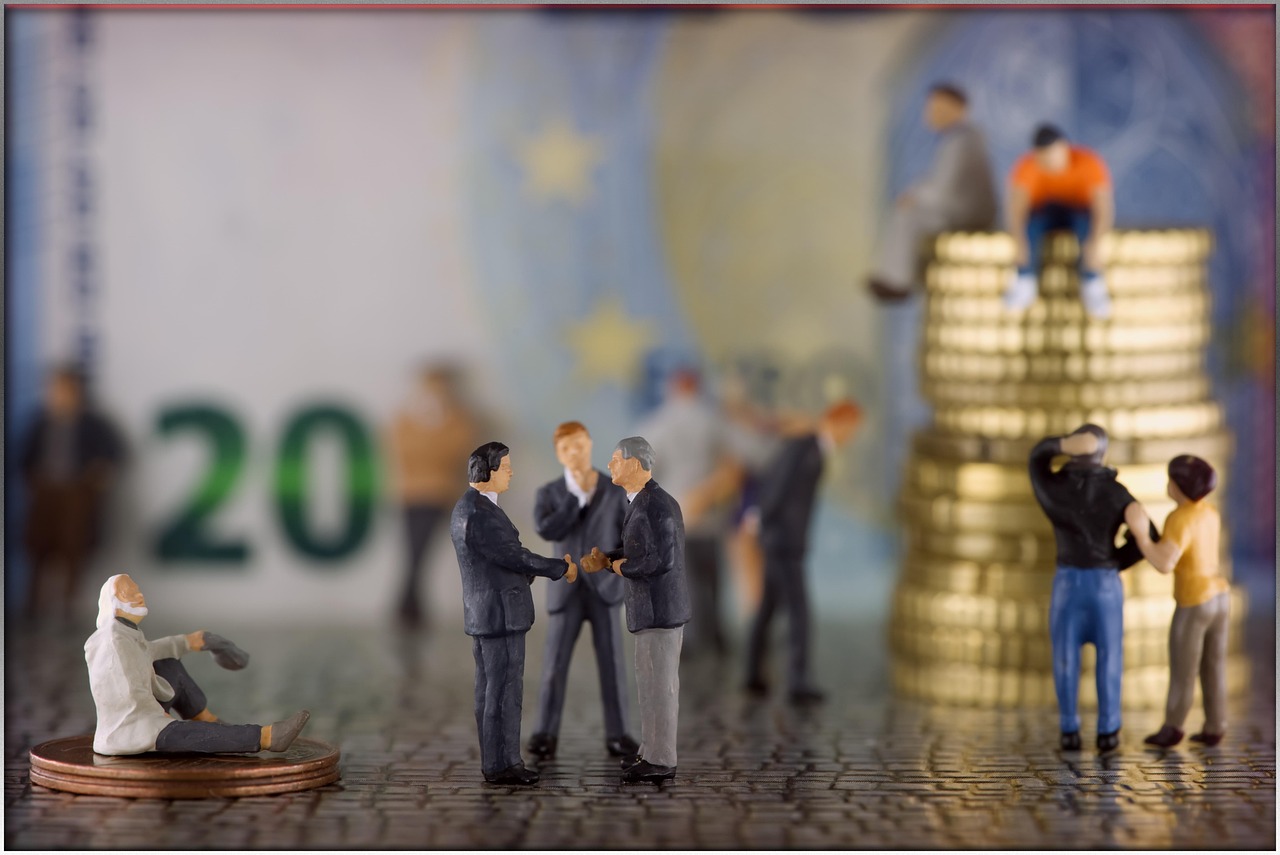 Lavoratori autonomi discutono gli impatti della nuova riforma pensionistica.