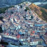Borgo in Abruzzo con layout a spirale, unica pianta urbana in Italia.