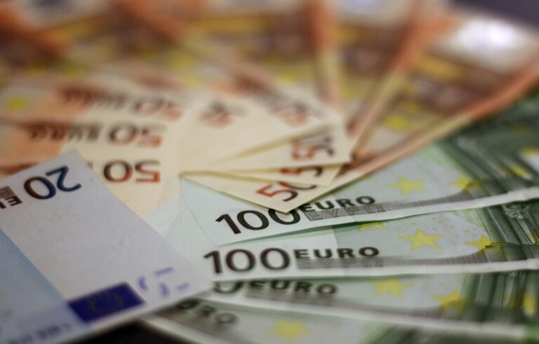 Conto corrente oltre i 10.000 euro: ecco cosa scatta automaticamente