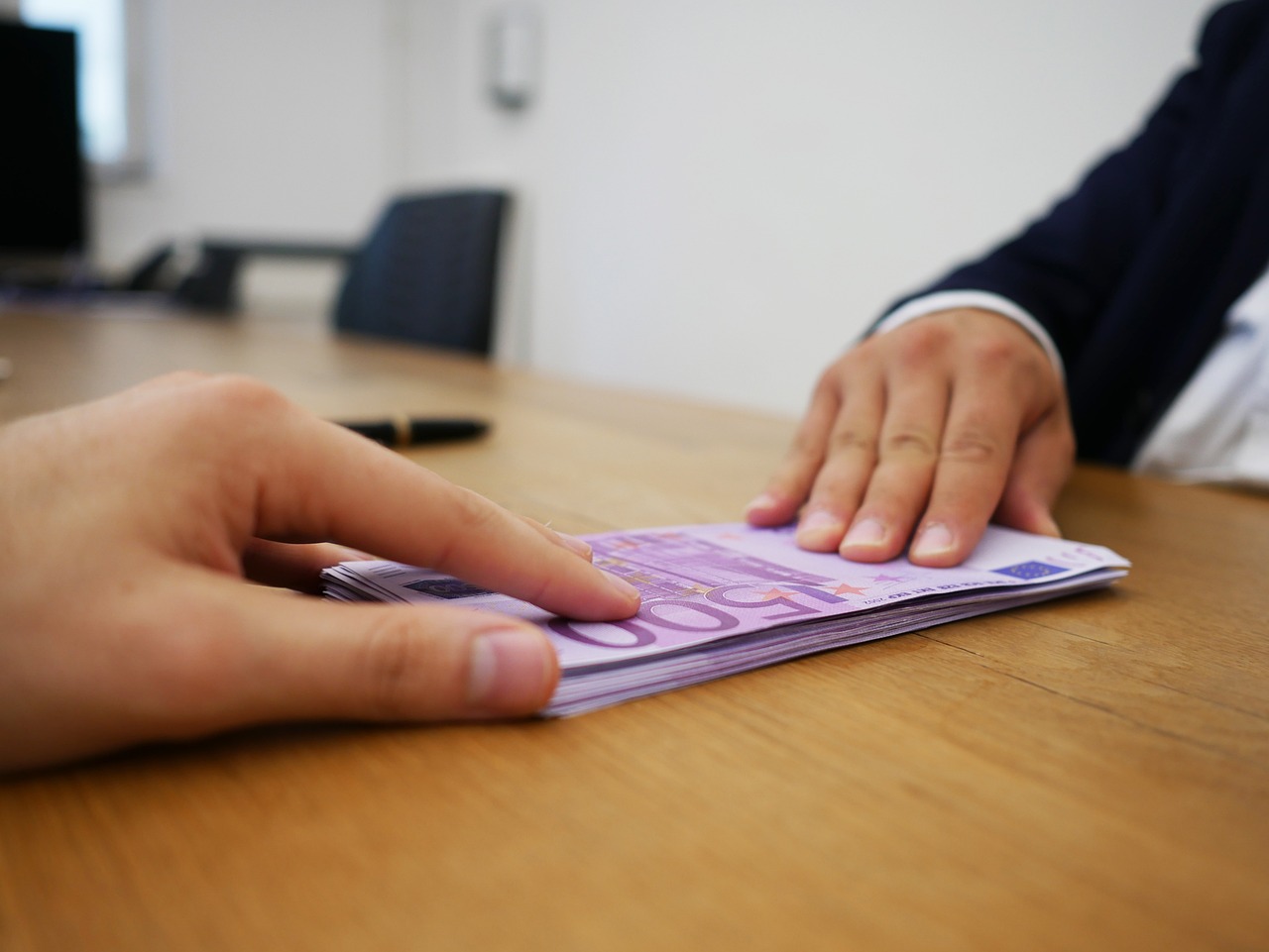Tabella con le nuove soglie ISEE 2025 per l'accesso ai bonus.