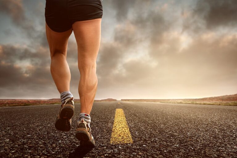 Workout 10-20-30 per chi corre: l'unico interval training che non logora il ginocchio
